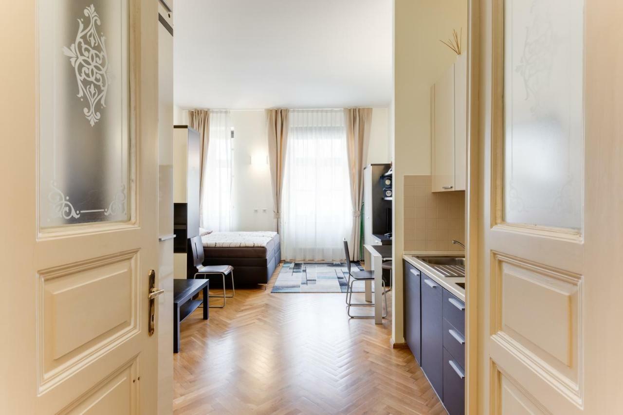 Apartment Halkova Studio Prague
